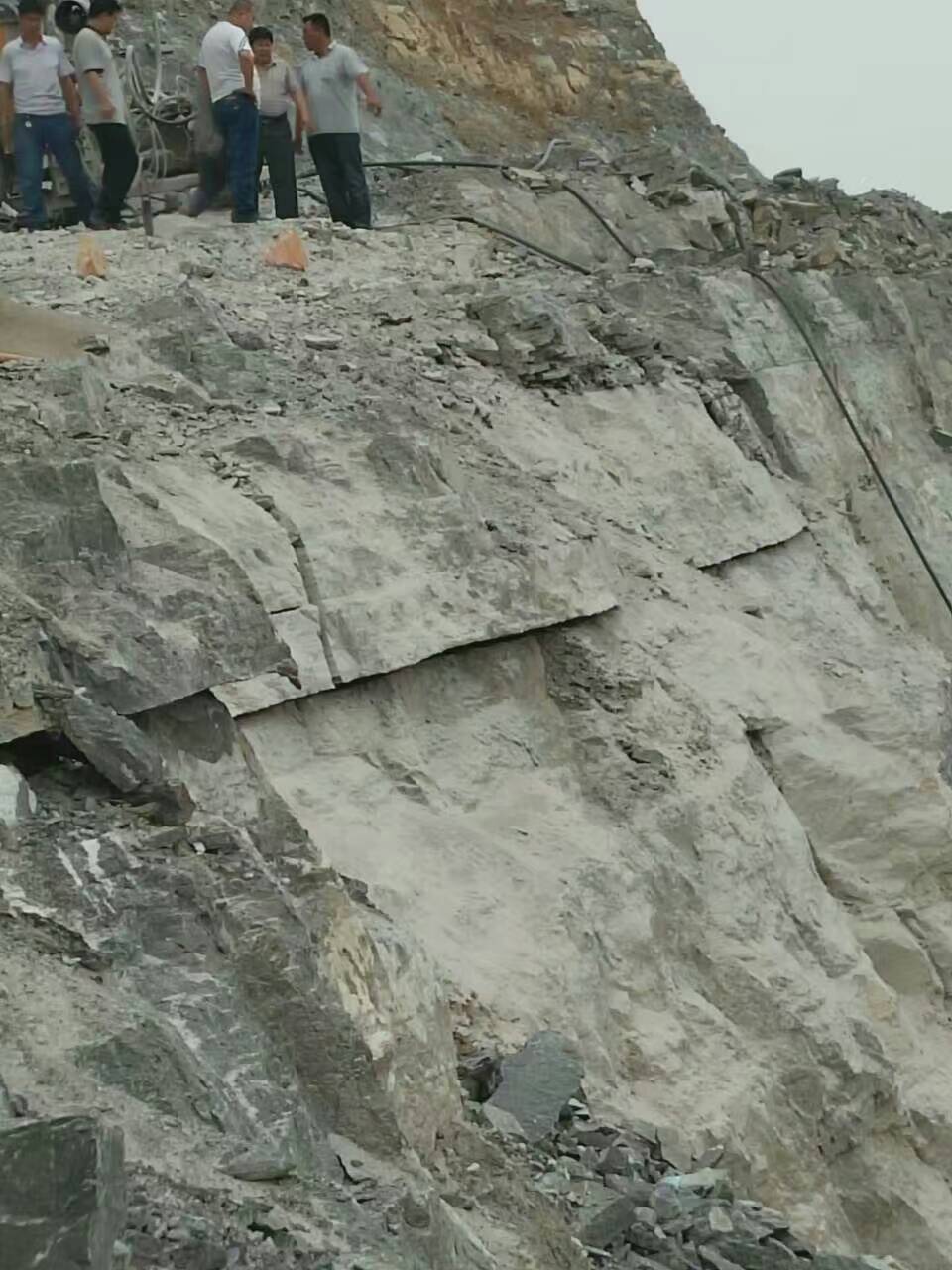 礦山開采、爆破現(xiàn)場(chǎng)圖片1